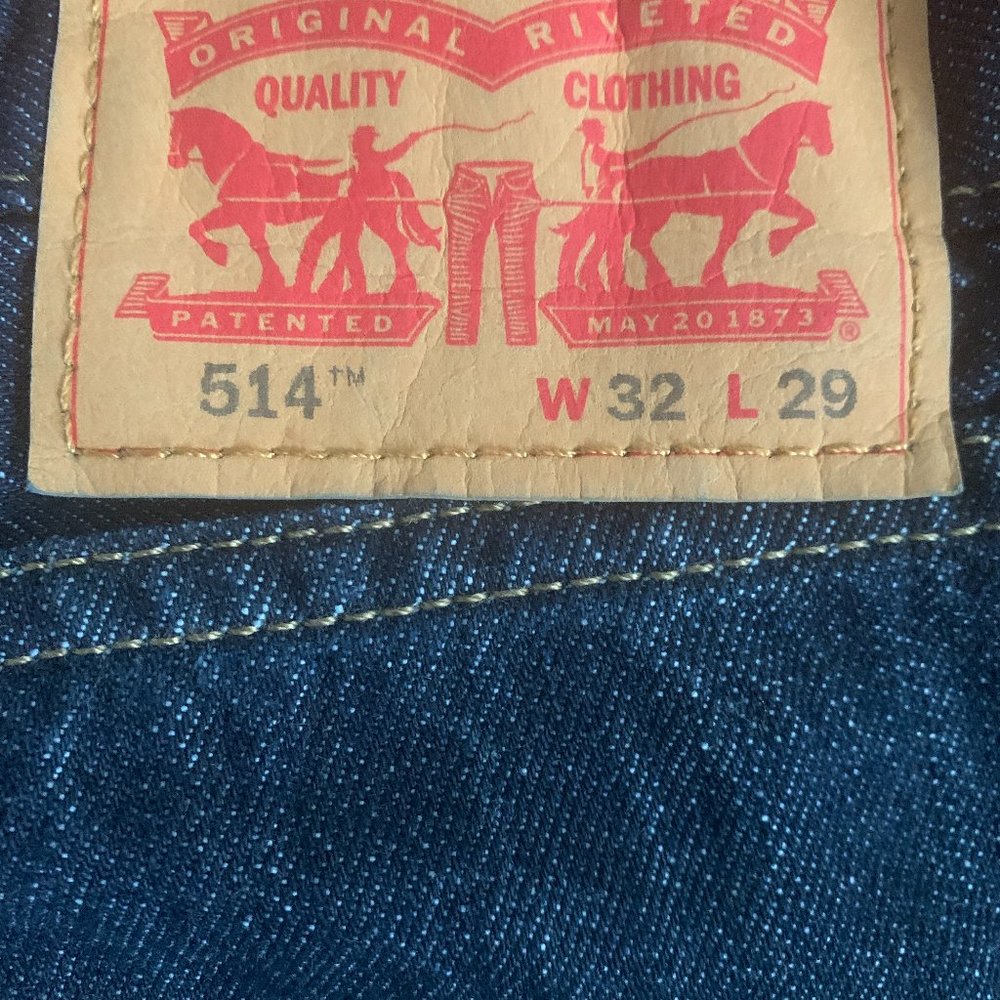 Levis 514 W 32 x L 29 Dark Blue Wash preowned great condition